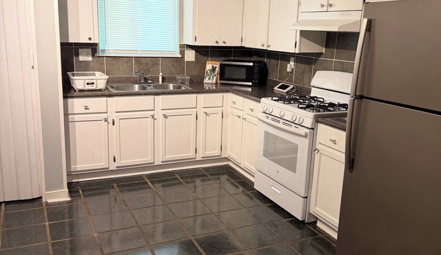The Jackpot House: Modern 3BR/2BA Near Casino in Pine Bluff