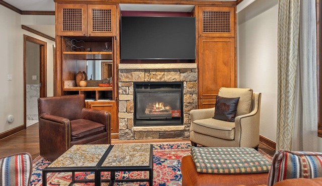 The Ritz-Carlton Club | 3 Bedroom 8214, Ski-in & Ski-out Resort