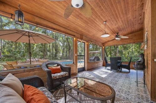 The Secluded Sanctuary Zen Nature Retreat with Salt Pool, Office & Lanai in Gainesville