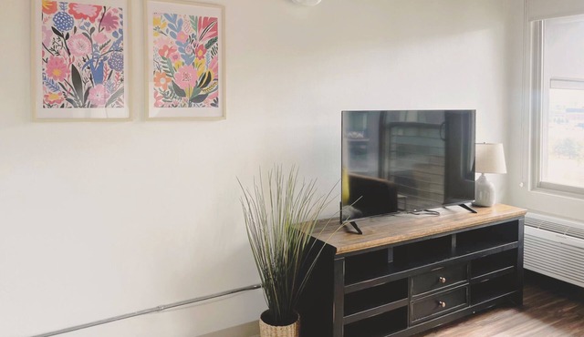 The Sunny Studio With City Views