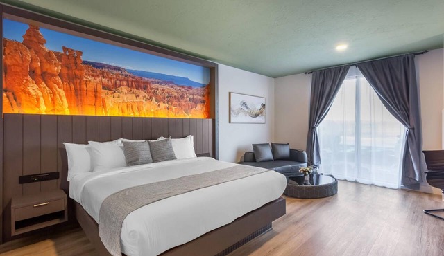 The Valor, an Ascend Collection Hotel