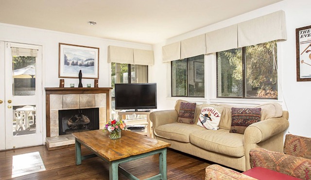 Three Bedroom Three Beds Village Condo w/Pool Access & Village Trails in Sun Valley