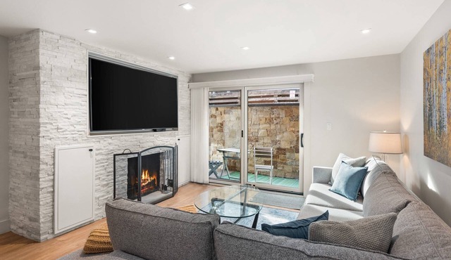 Three Blocks To Downtown! Parking, Wood FP, W/D, With Portable Air Conditioning