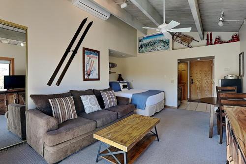 Timberline Condominiums Studio Deluxe Unit 318