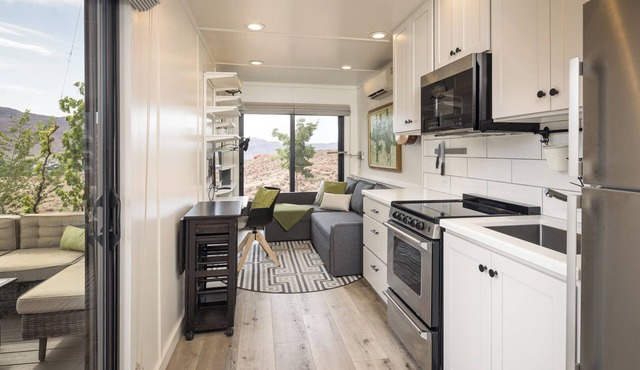 Tiny Home Moab - views for miles + trail access