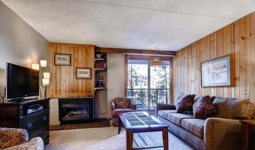 Trails End 303 by Ski Country Resorts