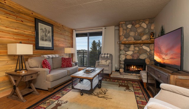 Trails End Sweet Dreams Condo: Stroll to Main Street, Lifts