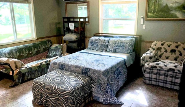 Tranquil Lakefront Cabin Surrounded by Woods, Wildlife & Scenic Trails in Williford, Arkansas in Williford