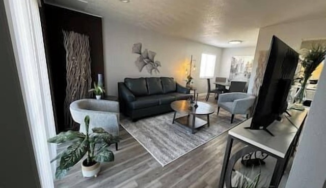 Tranquility 2BR Condo - Extended Stays for Executives & Traveling Professionals