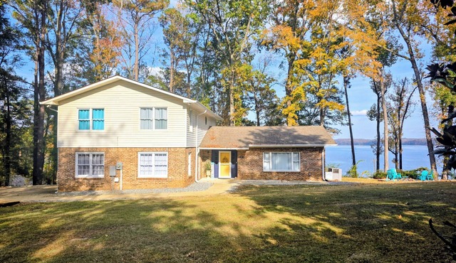 "TRANQUILITY" A LAKEFRONT RETREAT ON LAKE EUFAULA in Eufaula