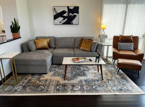 Tree Top Retreat! Private & close to 5th Ave! in Naples