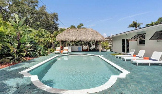 Tropical Pool Oasis · Heated Pool · 2BR · 2BA · Steps to Beach
