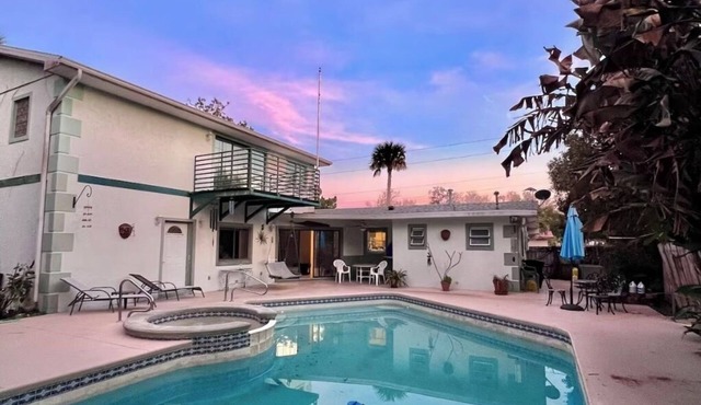 Tropical Riverside Oasis with Private Pool Near drive-on beach & river access in Edgewater