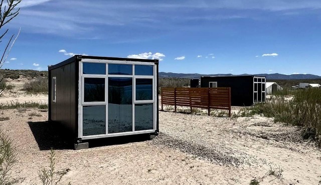Unique Mirror Pod on the Shores of Yuba Lake for a Fantastic Couples Escape in Utah