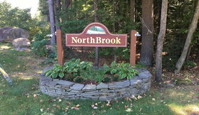 Updated Spacious Condo in the heart of North Conway with in room AC units in North Conway