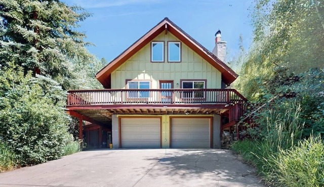 Vail Mountain Condo w/Hot Tub - 10 Minutes to Vail Ski Resort