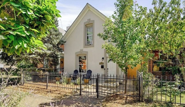 Victorian Charmer and Carriage House, Walk to RiNo