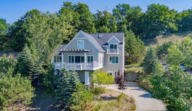 Viewhouse | Private Beach Access | Walkable | EV in Spring Lake
