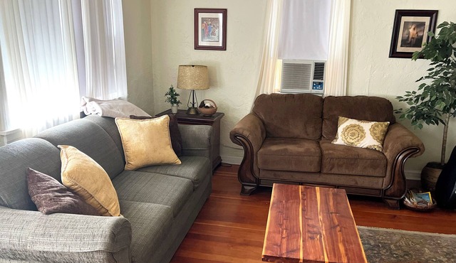 Vintage Cottage–Downtown–Paiute ATV Trail Road–Sleeps 6