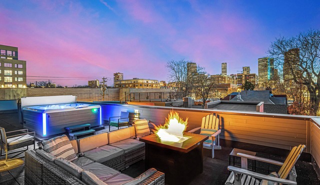 VRBO Oasis in RiNo with Rooftop Hot Tub