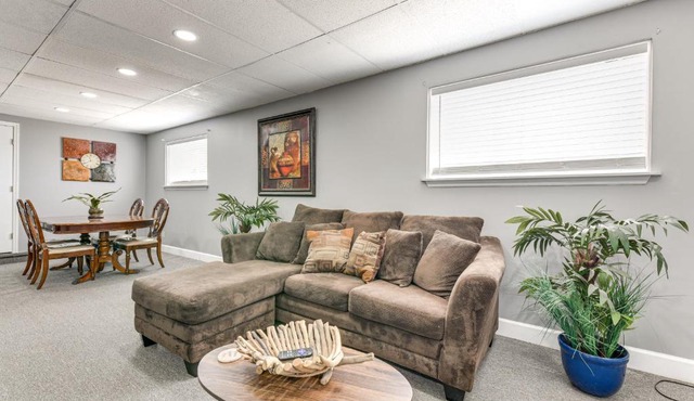 Walk to Lake: Fishing Retreat in Wewahitchka