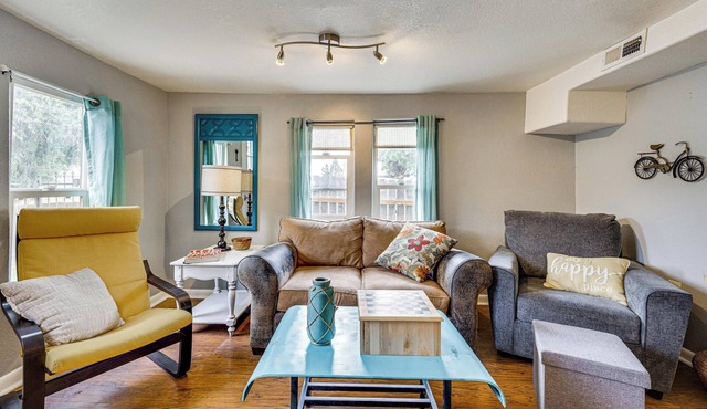 Walk to Park, Trails & Pub! Palmer Lake Cottage