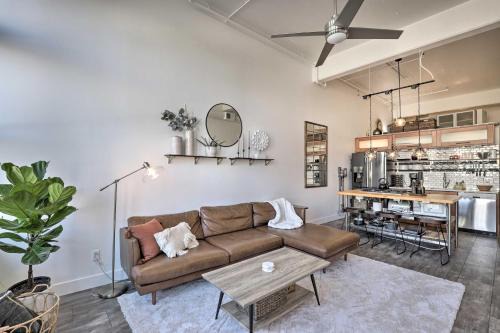 Walk to Shops! SLC Dtwn Studio Loft w/Patio
