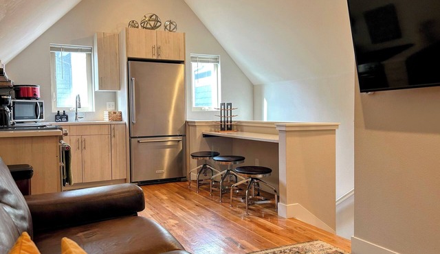 Walkable RiNo - Downtown - Modern Comfortable - Perfect visit or remote work