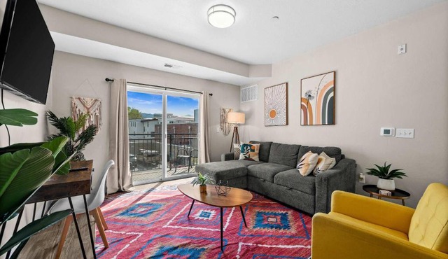Walkable SLC 2BR Delta & Airport