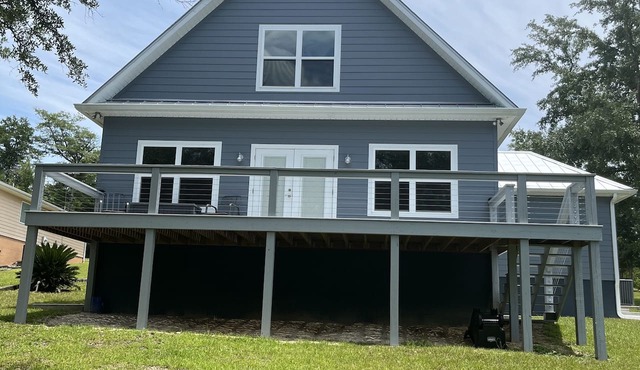 Waterfront home Silver Lake Marianna FL near Blue Springs Rec Park & FL Caverns