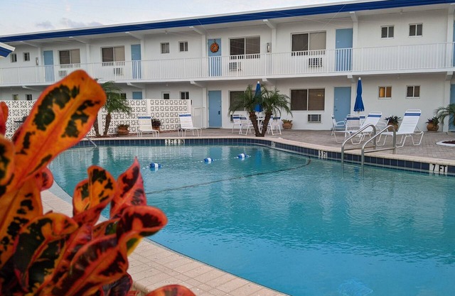 Best Location on Lido Keys! Steps to Lido Beach & St. Armand's Circle in Sarasota