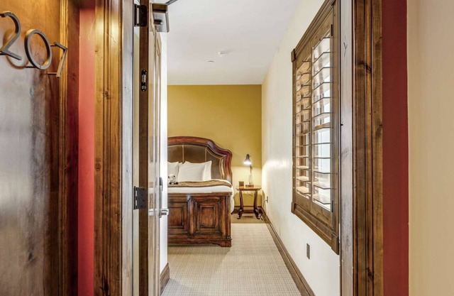 Downtown Jackson - Deluxe King Suite in Jackson