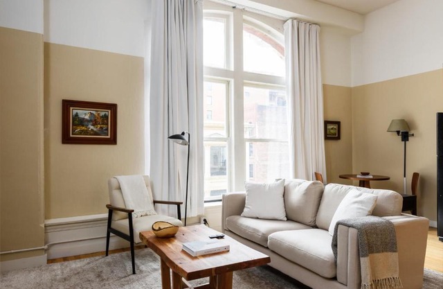 FRONTDESK Spacious Downtown 1 BR Apt in Saint Louis