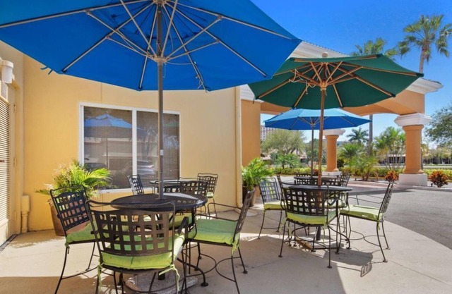 Get Ready for Adventures! 4 Great Units, Close to International Drive, Pool in Orlando