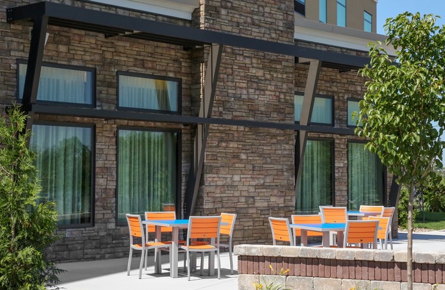 Holiday Inn Express Moline Quad Cities Ihg Hotel 