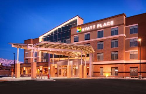 Hyatt Place Salt 