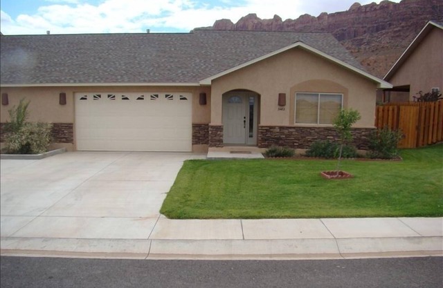 TDS1 | Single Story Spacious Home | Near Arches National Park