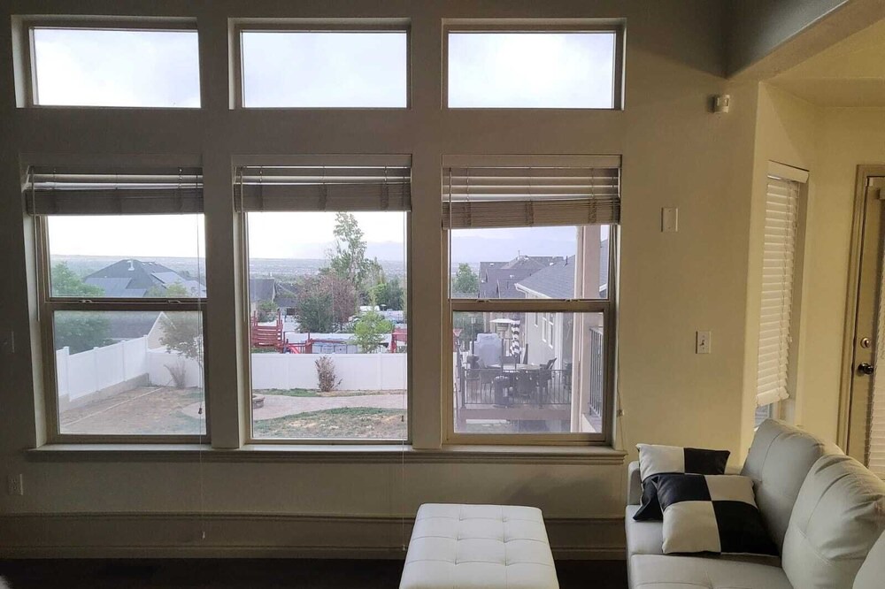 Herriman House | 3 bd/3bath luxury home- great mountains/city view