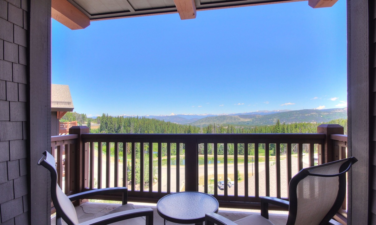 Peak 8 Condo | Slopeside At Base Of Peak 8, Sleeps 6! 1 Bedroom Condo by RedAwning