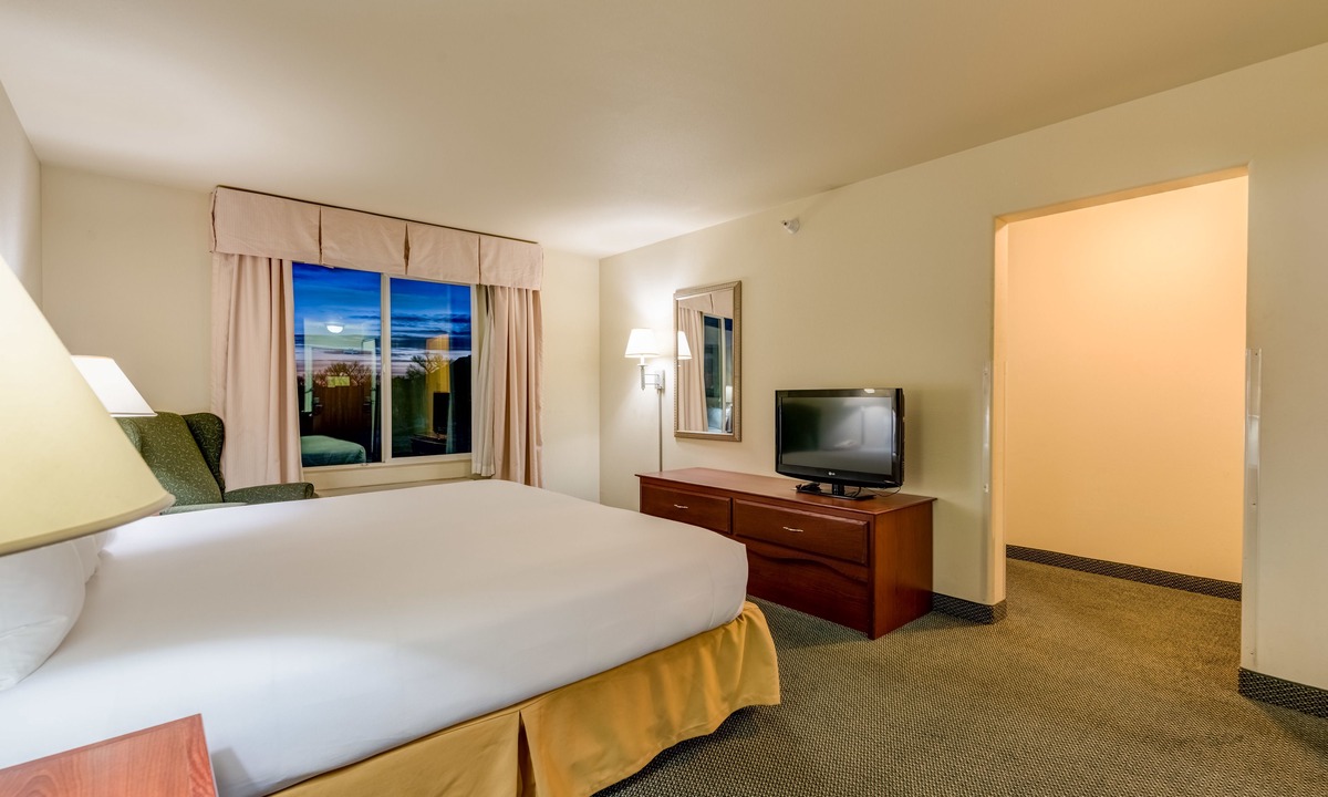 Parachute Hotel | Grand River Hotel