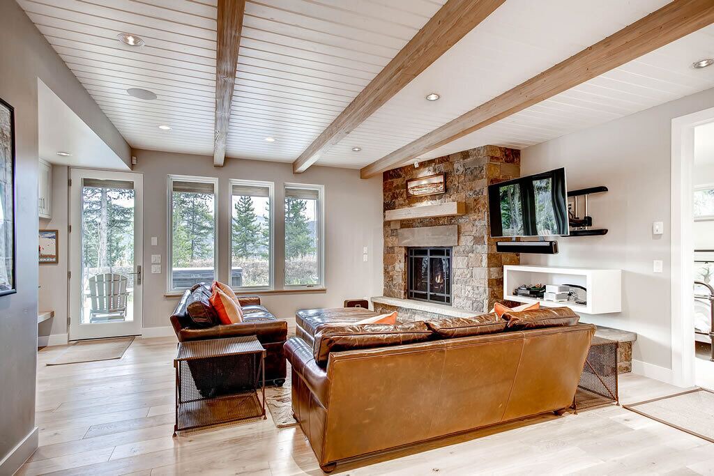 Christie Heights House | Sunrise Ski Haus 4 Bedroom Home by RedAwning