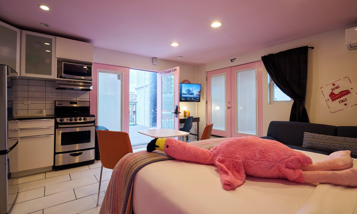 Civic Center Hotel | BIG LITTLE HOTEL