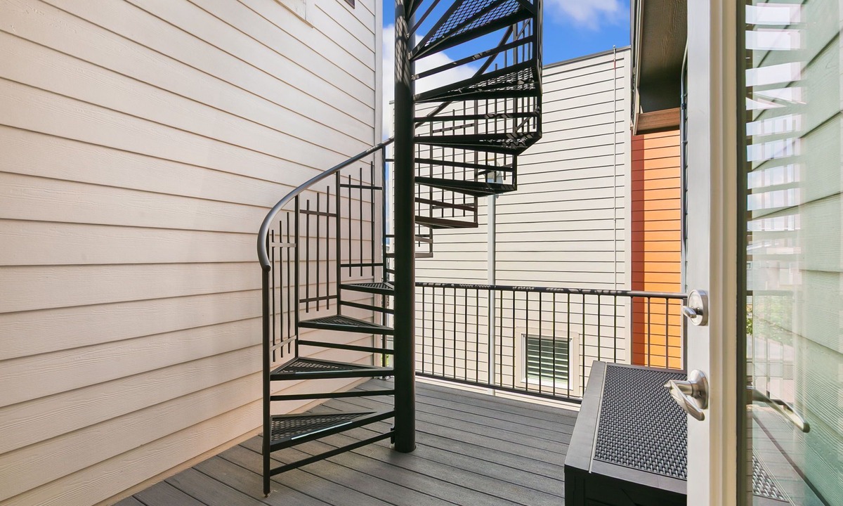 Old Town North House | The Cycle Haus - Rooftop Deck With Hot Tub & Views