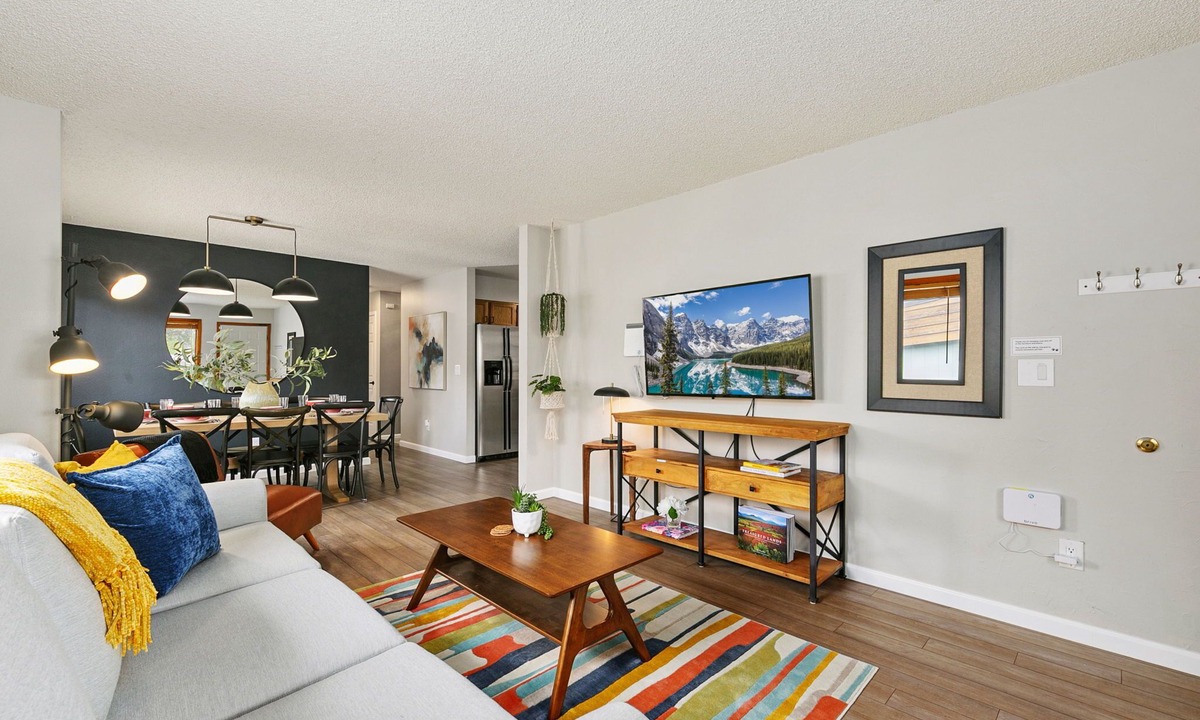 Old Town House | Old Town Basecamp 6 Blocks to Old Town Square