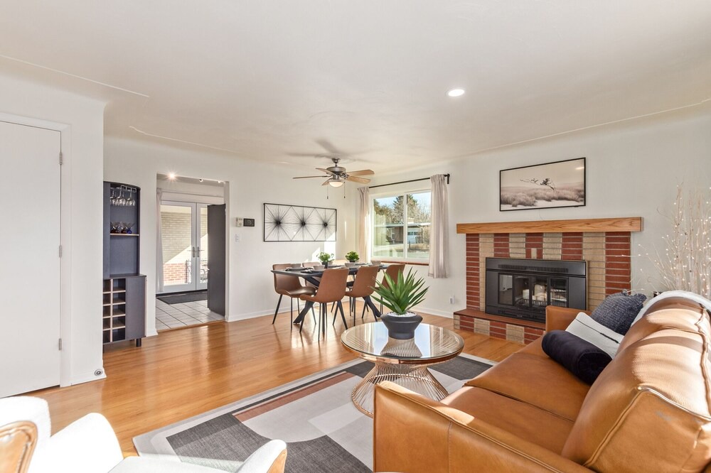 Littleton House | 1958 Chic Mid-Mod -- 3BR 2BA Eco-Friendly w/2 Outdoor Spaces