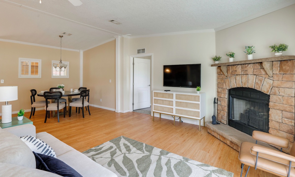 Plymouth Cottage | Pool Access! Spacious Home Near Wekiwa Springs
