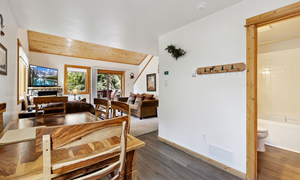 Fall River Estates Condo | Fall River Retreat Private Hot Tub