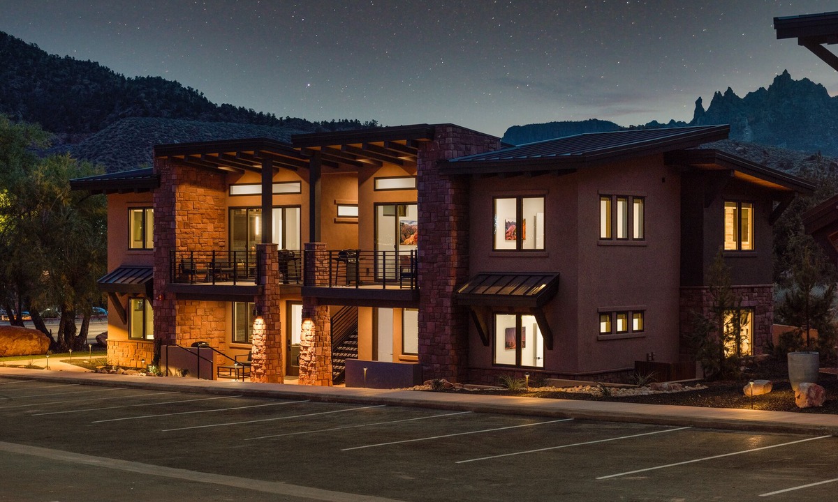 Zion National Park South Entrance Apartment | LaFave-Luxury Suite at Zion: Temple of Sinawava
