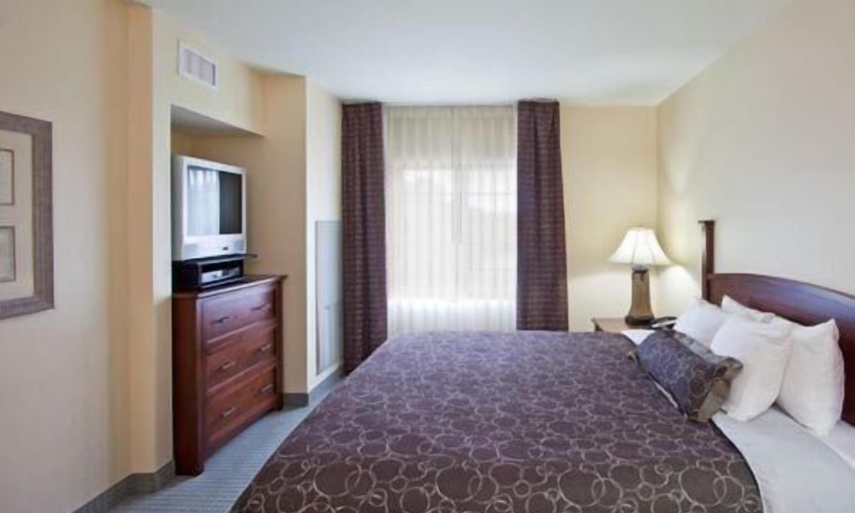 Tallahassee Condo | WFM friendly | FREE Wi-Fi + 24h Business Center