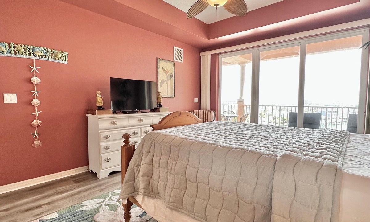 Clearwater Beach Condo | Harborview Grande 701 Stunning Bay Views